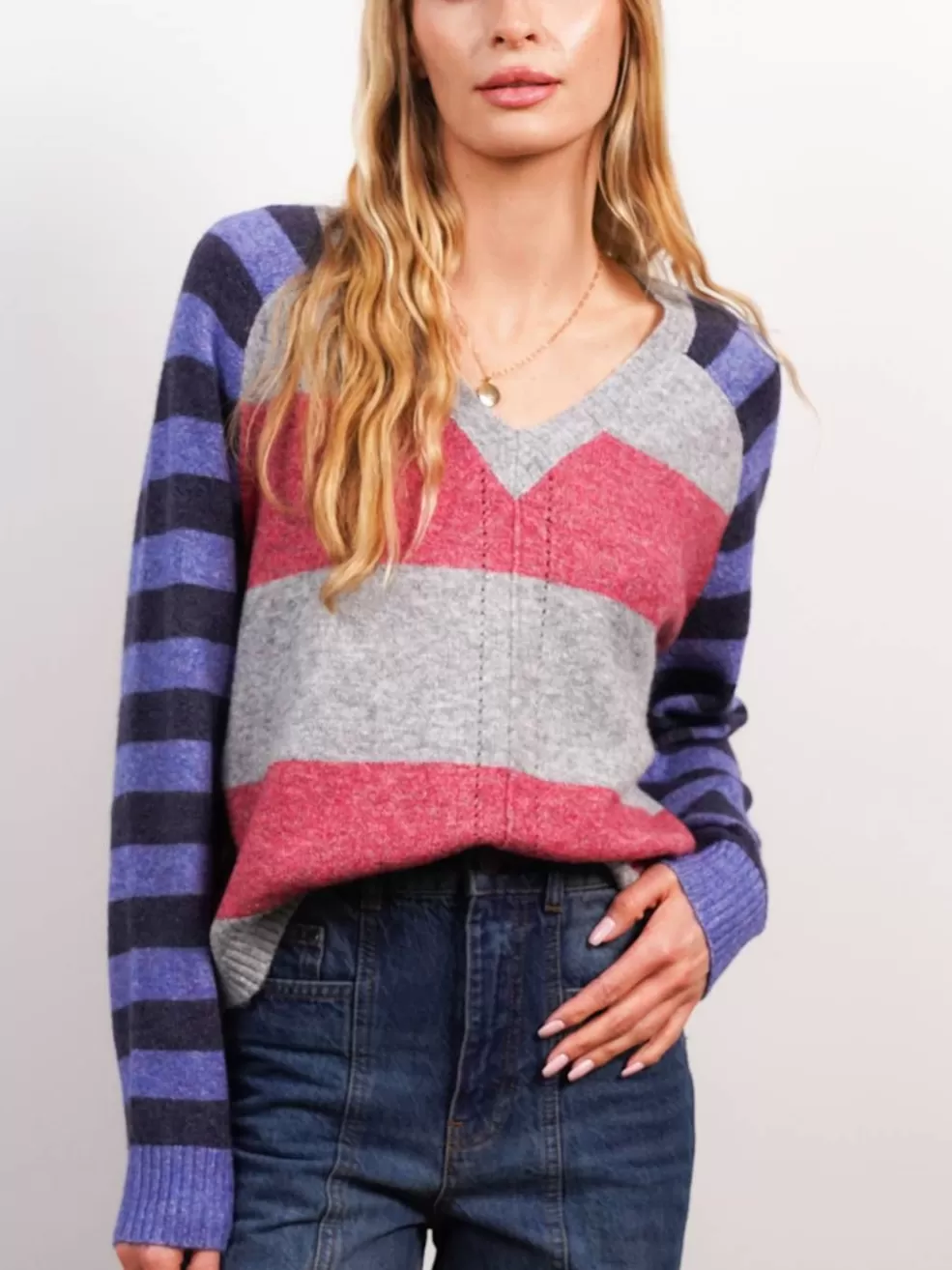 Outlet Mia V-Neck Women Sweaters