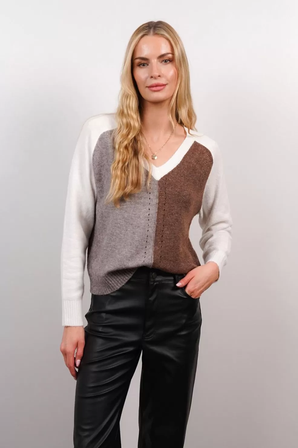 Outlet Mia V-Neck Women Sweaters